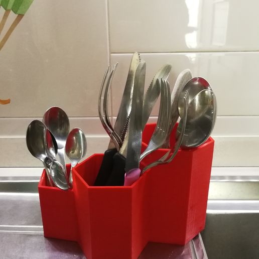 IMG_20190504_193827.jpg Polygon Cutlery Drainer