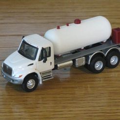 IMG_7672.JPG Free STL file HO Scale Propane Truck・Design to download and 3D print