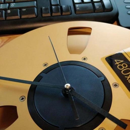 IMG_20200411_185925_1.jpg Film Reel clock mount