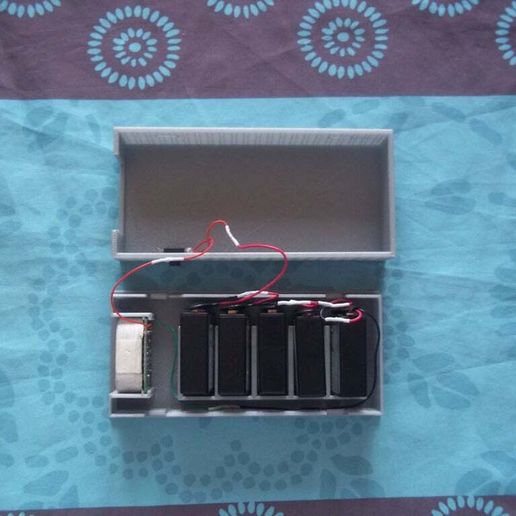 512dc2fe677e54540b31212dd4eb9735_display_large.jpg Générateur EMP