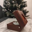 IMG_20211224_192255.jpg STL file Engagement Ring Case with Lithophane Insert (Screws Required)・3D printer design to download