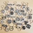 1.jpg Car Logo Keychains