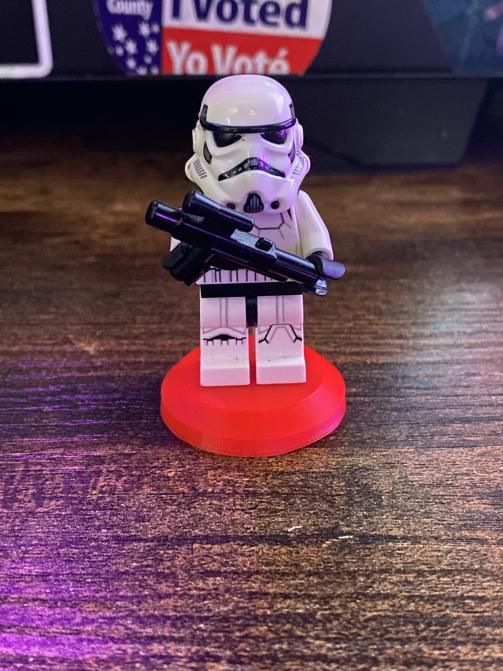 Скачать бесплатный файл STL Подставка для демонстрации минифигурок Lego ...