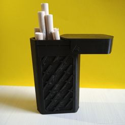 IMG_20201015_111330007.jpg Dagger cigarette case