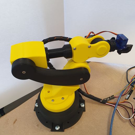 20230508_113657.jpg 3D printable robotic arm