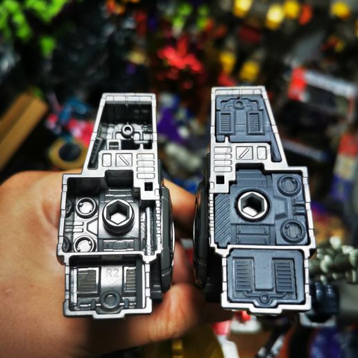 slug_feet1.jpg Transformers ss86 Dinobot Slug sword