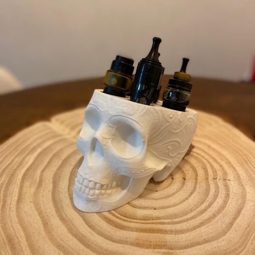 skull vape Vaping Skull Vape On Cloud Chaser Vaper by Mister Tee