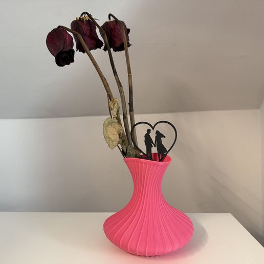 Vase – The world is meant for two 3D model