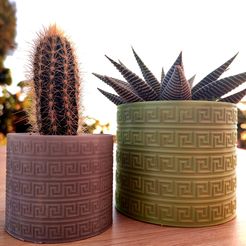 IMG_20230825_175332.jpg Free STL file Versace planter (model n°1)・Template to download and 3D print
