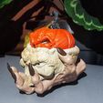 IMG-ac4f9f64f584c1bc4452877a525d614b-V-01.jpeg Halloween decoration pumpkin skull