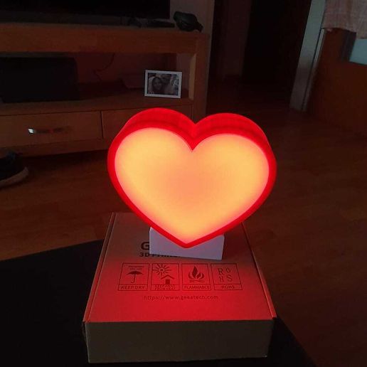 406600285_1083718062983772_2518844134073441829_n.jpg Heart Lamp