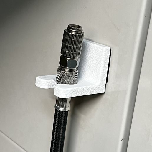 Air hose holder for airbrush