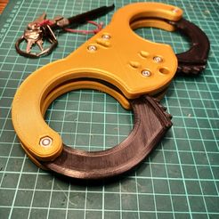 20220528_164155.jpg Fixed Handcuffs