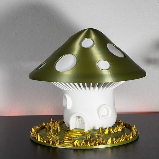 IMG_1795.jpg The Magic Mushroom Lamp!
