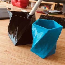 IMG_2972.jpg Free STL file Pencil jar or vase?・Model to download and 3D print
