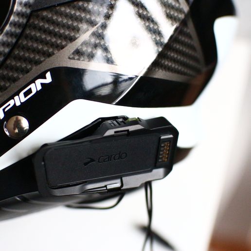 IMG_5610.jpg Cardo Packtalk Edge Adapter für Scorpion Helme