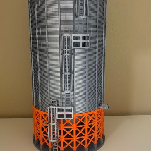 Grain Bin for Wet Holding Storage