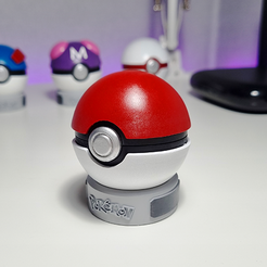 20220314_060420.png pokeball magnetic clasp