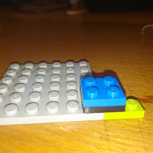DSC_0001.JPG Archivo STL gratuito Lego 2x2 placa・Design para impresora 3D para descargar, Lys