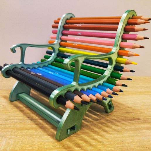 ezgif.com-gif-maker-2022-02-15T213329.902.jpg Buntstiftständer