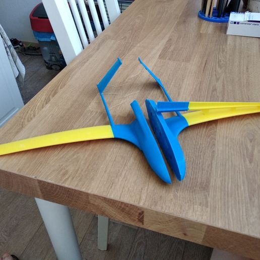 IMG_20220515_194147.jpg Baykar Bayraktar TB2 modelo de dron