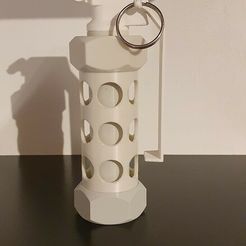 2.jpg Free 3D file Flashbang Prop (Optionally Springloaded!)・3D print model to download
