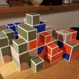 spil-cubes-pic.jpg Insula Figura 3D, "The shape of islands" Board game