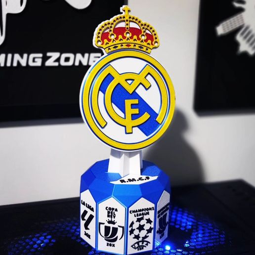 PICTURE.jpg Real Madrid Trophy