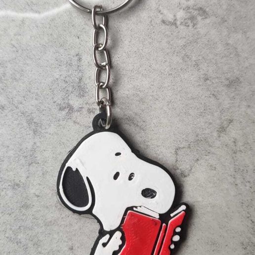 SNOOPY BOOK KEYCHAIN