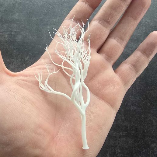 A6A.jpg Realistische Modellbäume für den Harzdruck (Mitte)