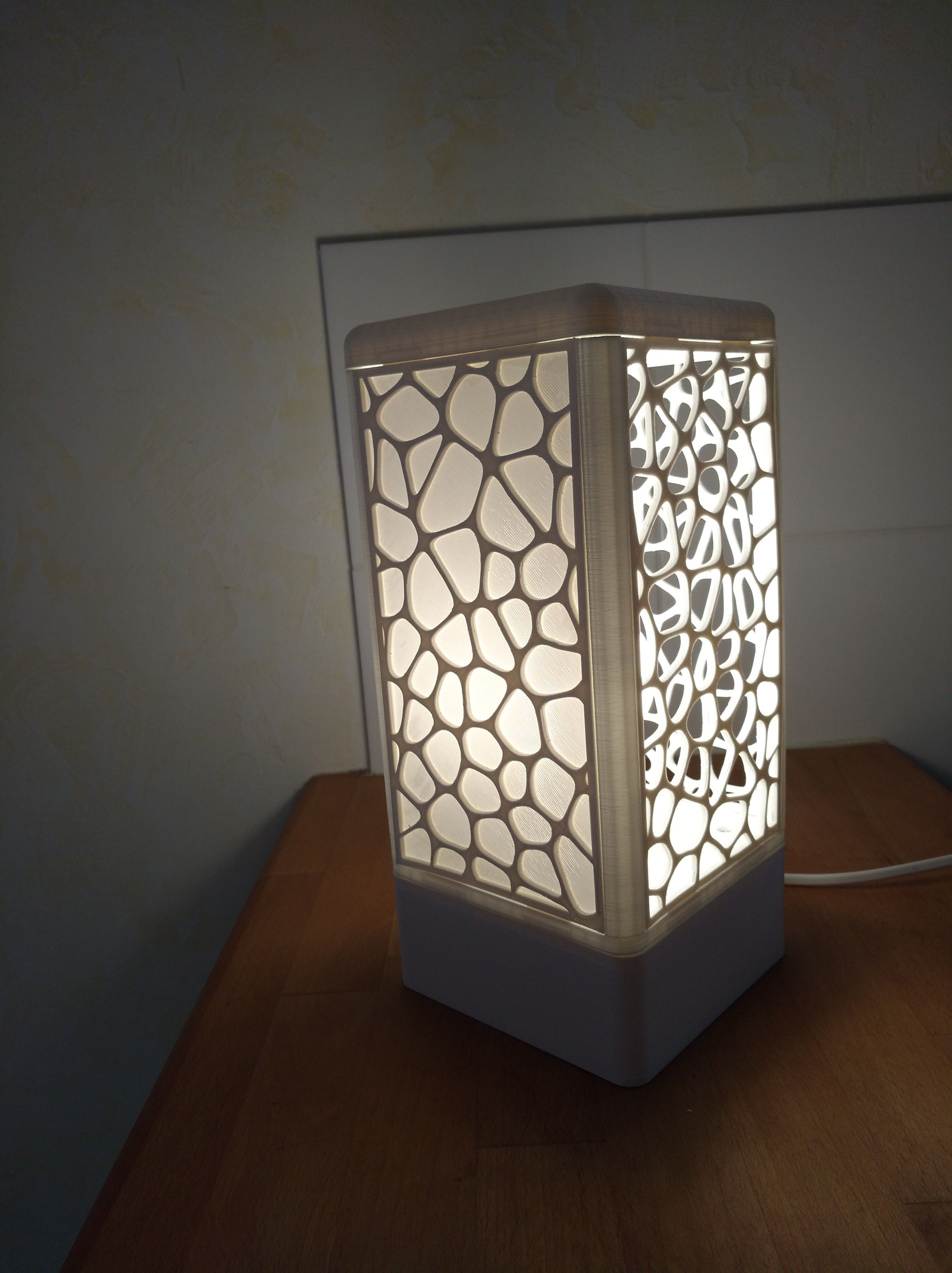 IMG_20180602_154156.jpg Download free STL file Customisable tower lamp • 3D printable object, Simdid