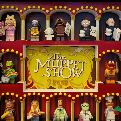 2024-06-29_9056c9f11d99c.webp Muppet Minifig Display-Ständer