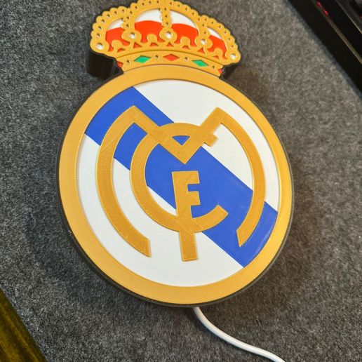 WhatsApp-Image-2024-09-16-at-19.21.46_411d032d.jpg REAL MADRID LOGO LIGHTBOX