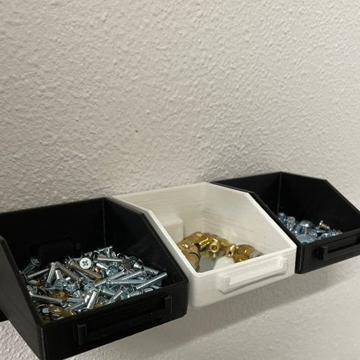 Download free STL file Small storage bin mounted to the wall and