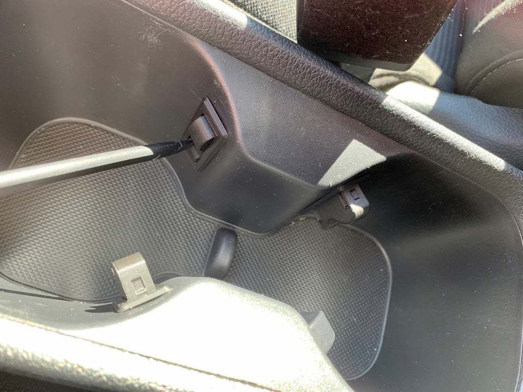 Download free STL file Hyundai i30 (2017) cup holder • 3D printer