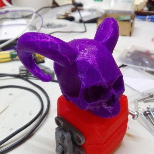 992ee4b696f793f390cb7d4241294a5f_display_large.jpg Рогатый череп LOW POLY