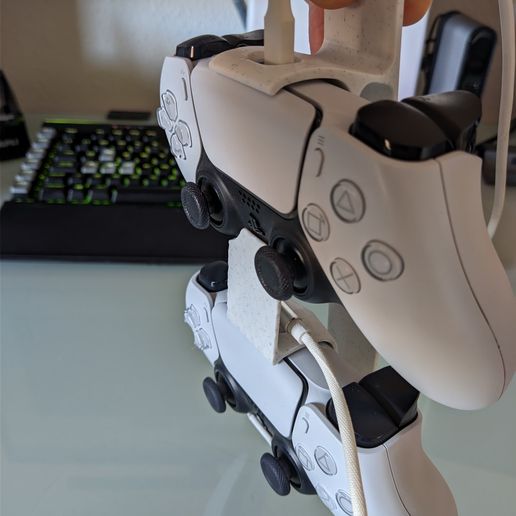 AGC_20231027_134110416.jpg Controller support for PS5 DualSense