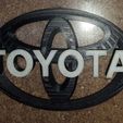 toy01.jpg Toyota badge combo