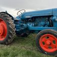 1100324186.jpg Tracteur Super Ebro 55 1/16 transkit - Universal Hobbies