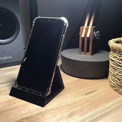 pic1.jpeg Quick and easy to print phone cradle / stand for your desk.