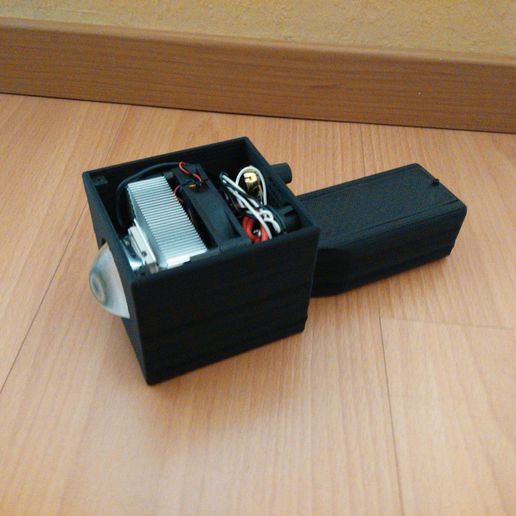 IMG_20150624_135451.jpg 100W Led flashlight