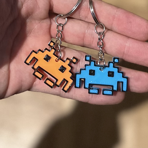 IMG_2448.png Space Invaders classic alien keychain