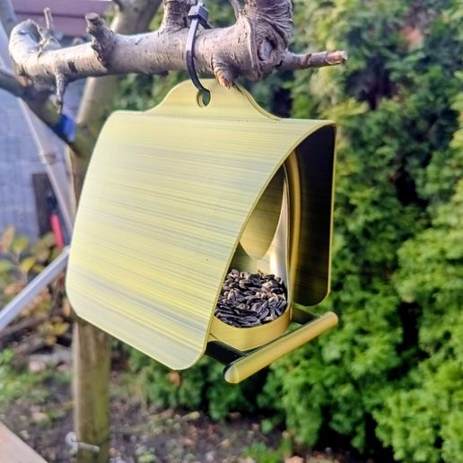 IMG_20251113_091520335_HDR~3.jpg Minimalist Bird Feeder