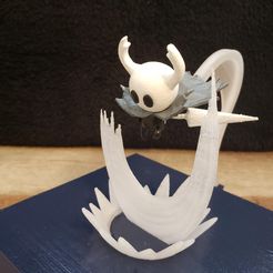 front-angle.jpg Hollow Knight Figure - Pogo - Down Slash - Decor - With Stand