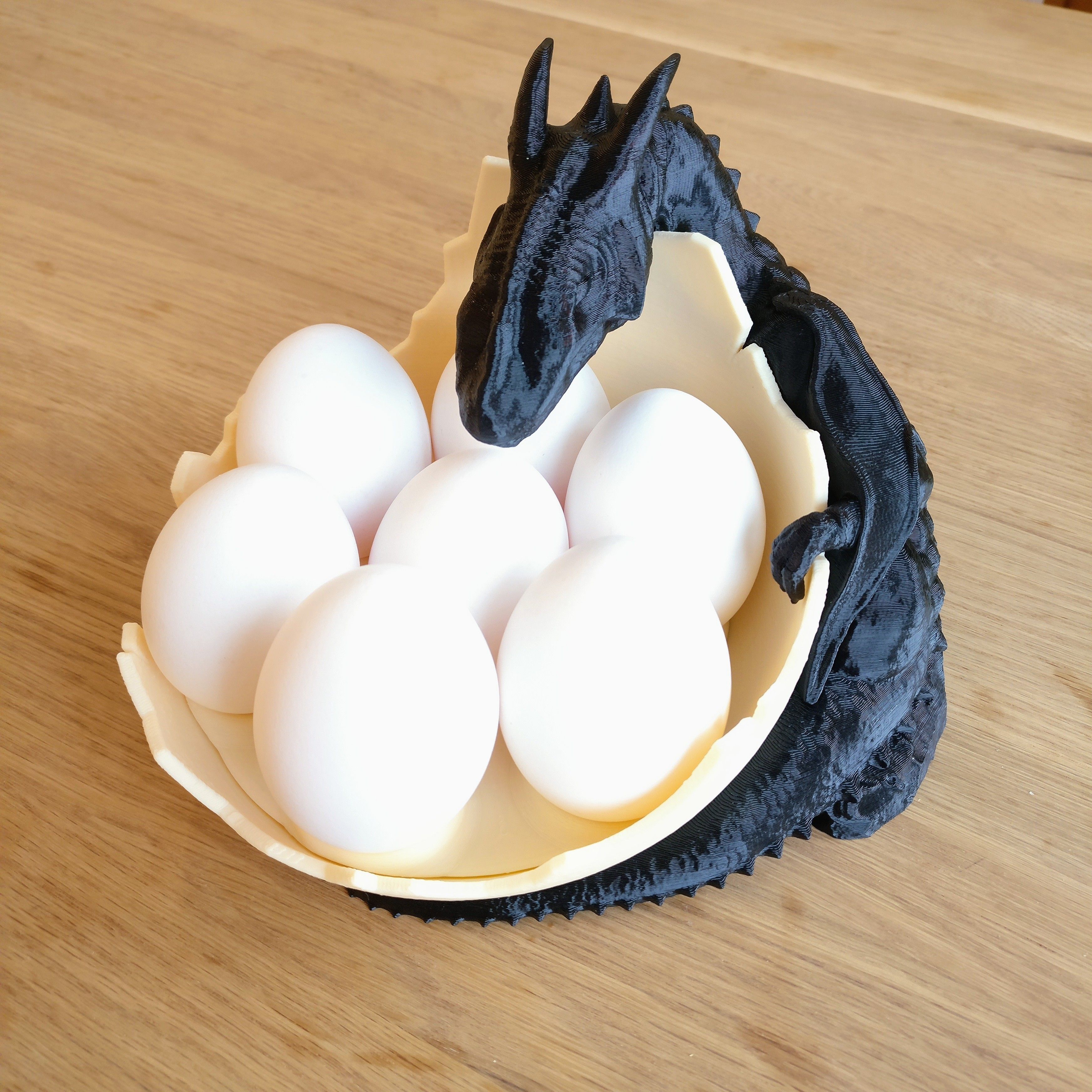 IMG_20180309_162641.jpg STL file Dragon guarding egg, candy or dice.・Template to download and 3D print, printingotb