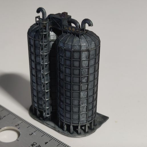 IMG_20250617_154656.jpg Silos for 2-4mm wg and t-scale trains