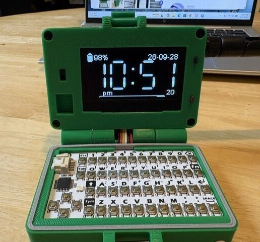 Meshtastic Standalone Case Heltec V4 with 2.42" OLED Display