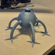 12.jpg Omnidroid v.10 是皮克斯电影《超人总动员》中的人物形象机器人。