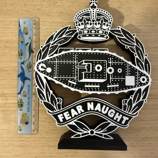 IMG_3602.jpg Модель нагрудного знака Королевского танкового полка