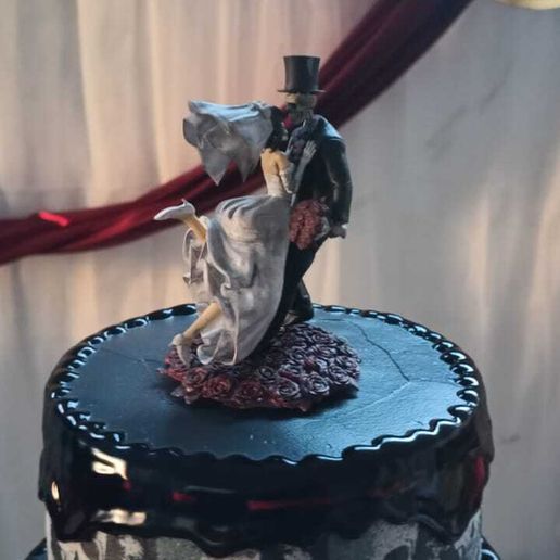 Imagen-de-WhatsApp-2024-07-03-a-las-15.19.44_5cccf853.jpg Skeleton Wedding Cake Topper